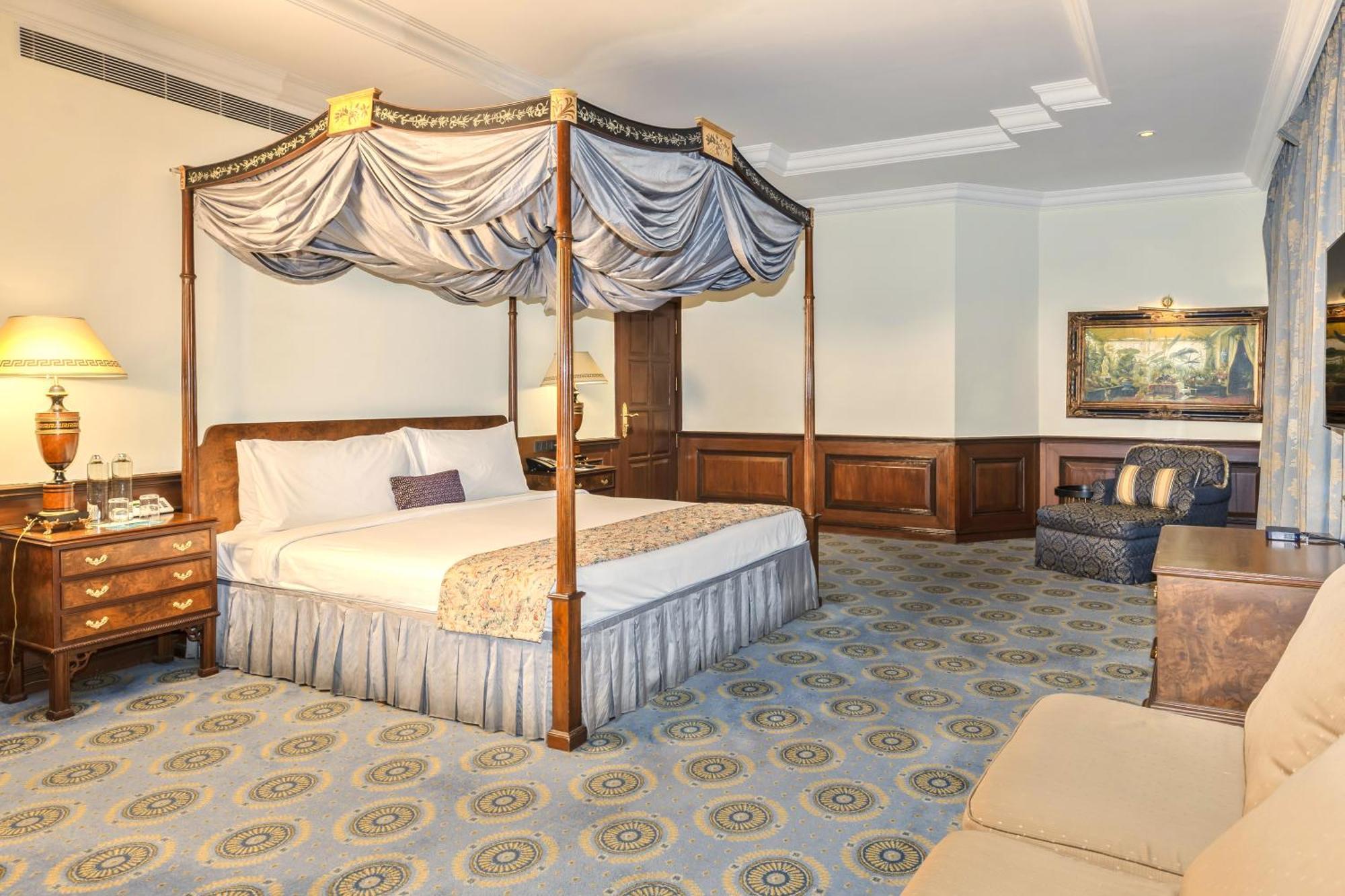 Hotel Le Royal Meridien 5*